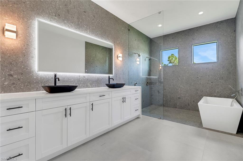 739 23rd Street Southwest Naples, FL 34117 - Photo 19 of 44