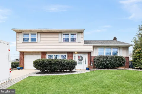 $420,000 | 8 Toby Court, Wilmington, DE 19808