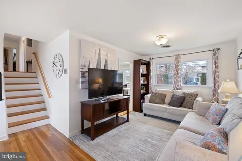 $420,000 | 8 Toby Court, Wilmington, DE 19808