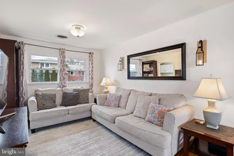 $420,000 | 8 Toby Court, Wilmington, DE 19808