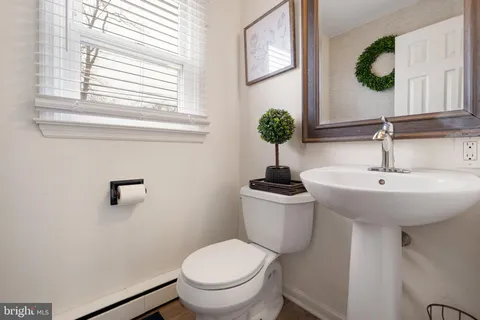 $420,000 | 8 Toby Court, Wilmington, DE 19808