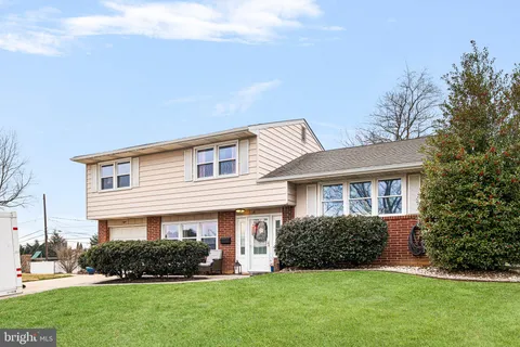 $420,000 | 8 Toby Court, Wilmington, DE 19808