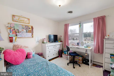 $420,000 | 8 Toby Court, Wilmington, DE 19808