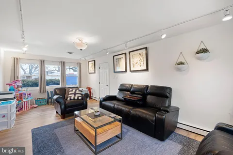 $420,000 | 8 Toby Court, Wilmington, DE 19808