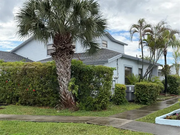 $2,800 | 6706 Southwest 152nd Court, Unit 5006, Miami, FL 33193