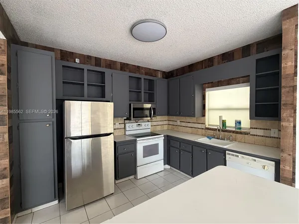 $2,800 | 6706 Southwest 152nd Court, Unit 5006, Miami, FL 33193