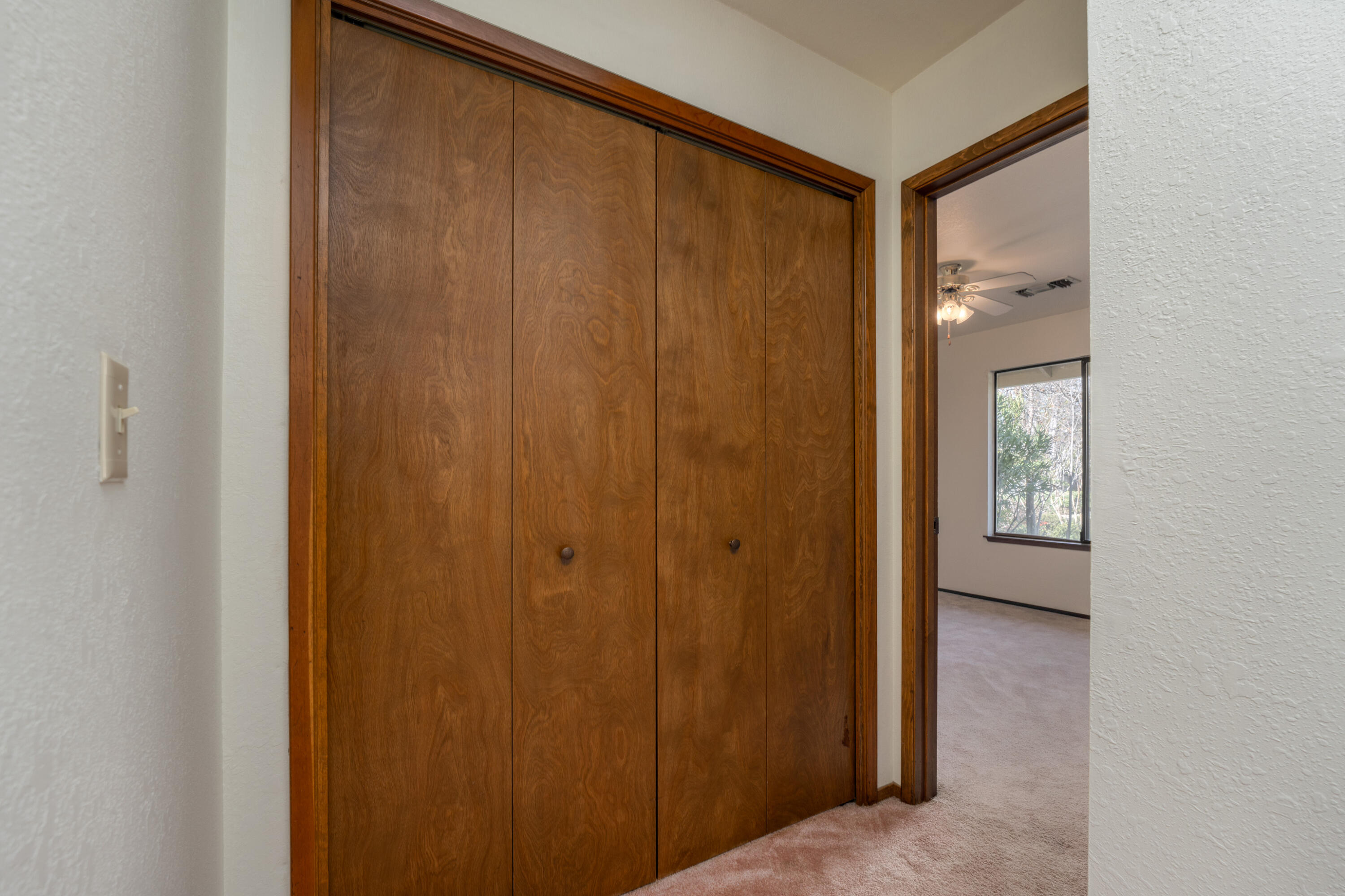 853 Oakmont Drive Redding, CA 96003 - Photo 14 of 37 a view of an front door