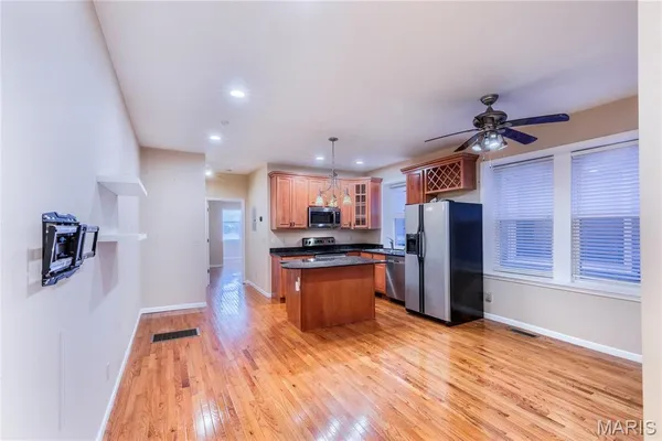 $260,000 | 6412 Alamo Avenue, Unit 1W, St. Louis, MO 63105