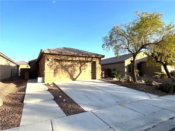 $1,900 | 4205 Gliding Gulls Avenue, North Las Vegas, NV 89084