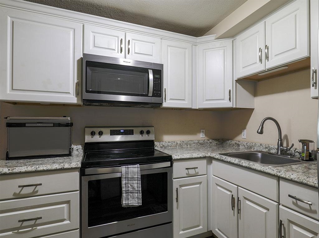 3 Brook Road, Unit 1 Salem, NH 03079 - Photo 3 of 11