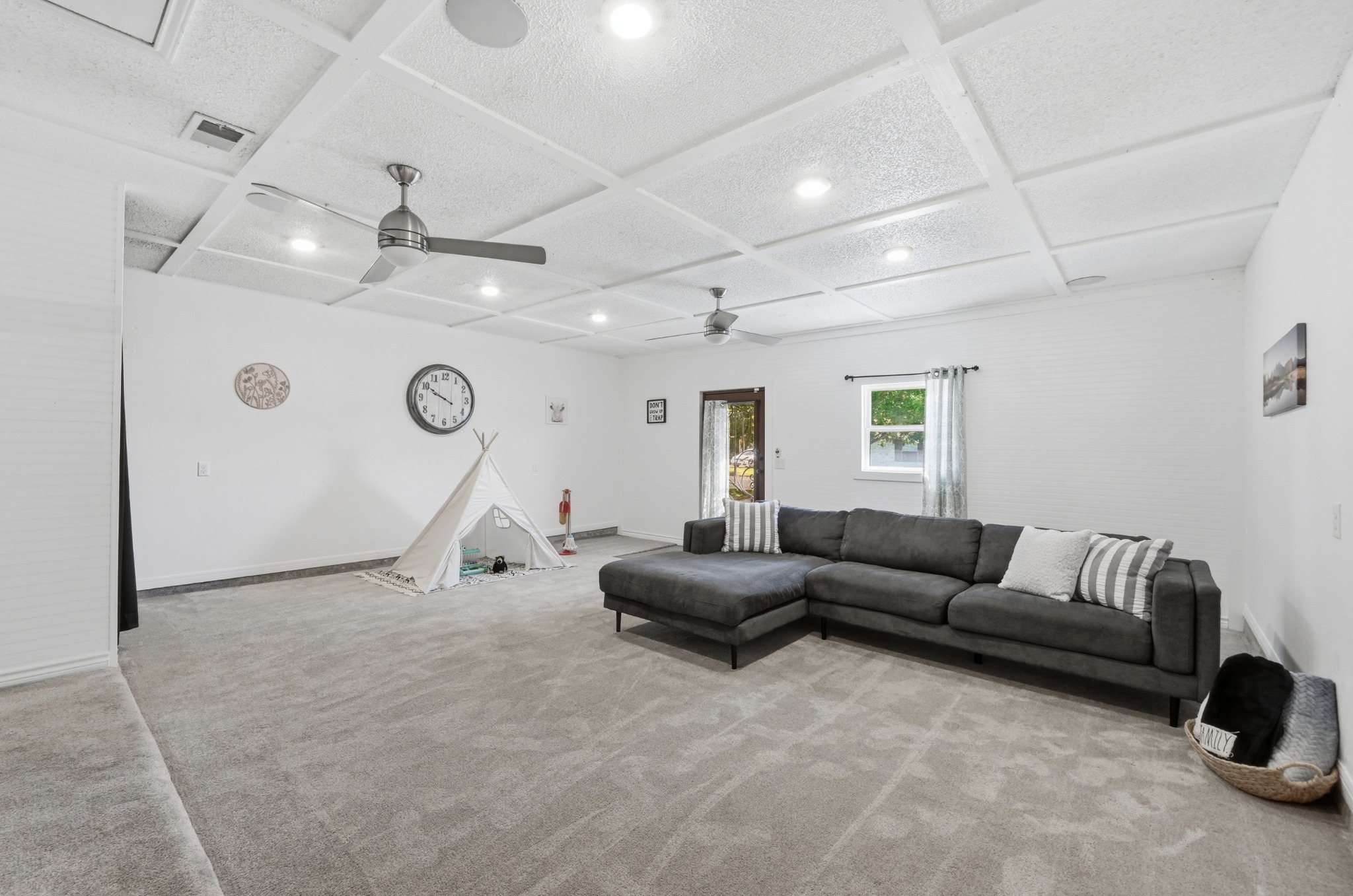 303 Pin Oak Drive Georgetown, TX 78628 - Photo 17 of 36 a living room with furniture