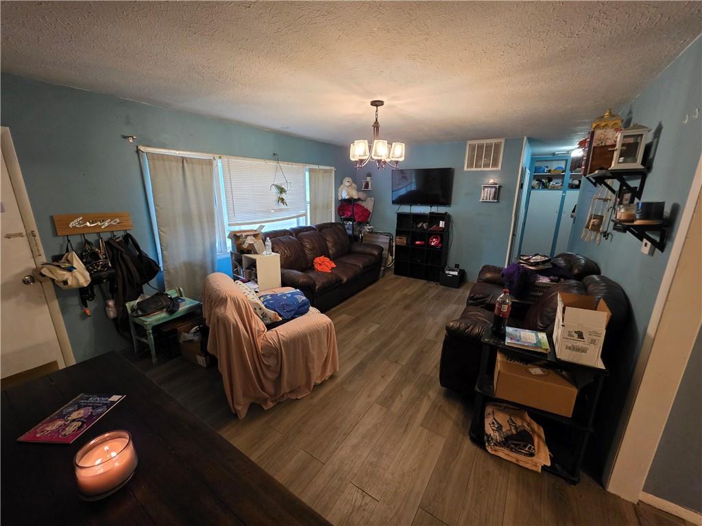 304 Warwick Road Coffeyville, KS 67337 - Photo 4 of 34
