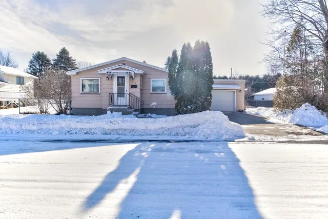 $139,900 | 118 Coleman Street, Marinette, WI 54143