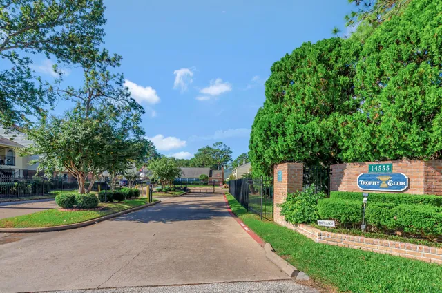 $147,000 | 14555 Wunderlich Drive, Unit 2902, Houston, TX 77069