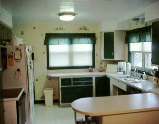 489 Springdale Road Eighty Four, PA 15330 - Photo 3 of 6