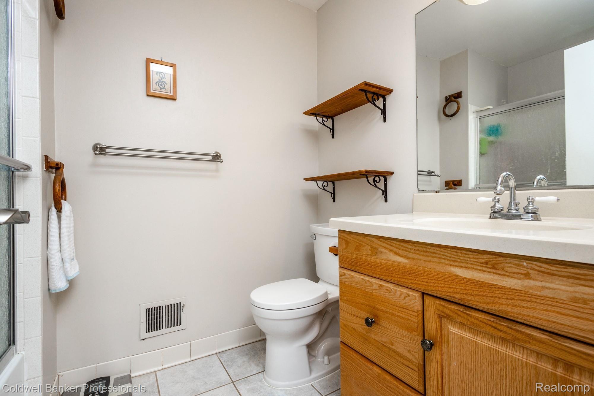 40487 Village Wood Road Novi, MI 48375 - Photo 35 of 46 Master bath