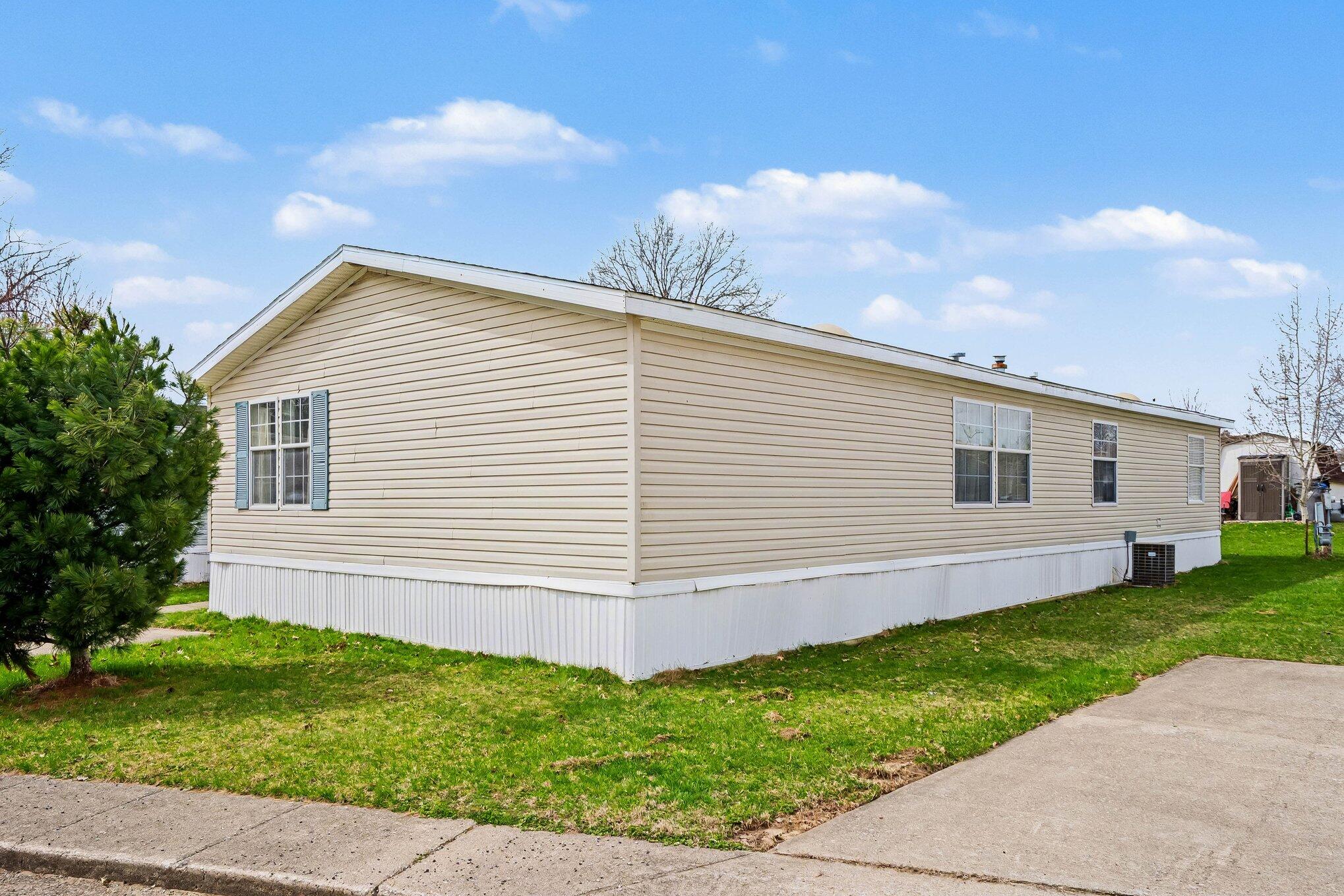 69205 Garver Road, Unit LOT 72 Edwardsburg, MI 49112 - Photo 14 of 15 015_file_9071