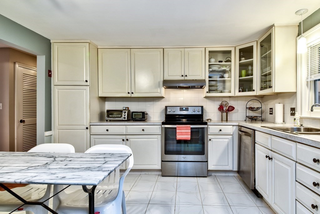 52 Jodie Road Framingham, MA 01702 - Photo 11 of 25 Gallery Image 11