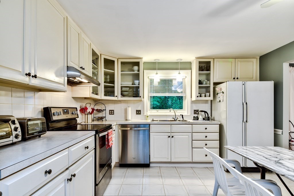 52 Jodie Road Framingham, MA 01702 - Photo 12 of 25 Gallery Image 12