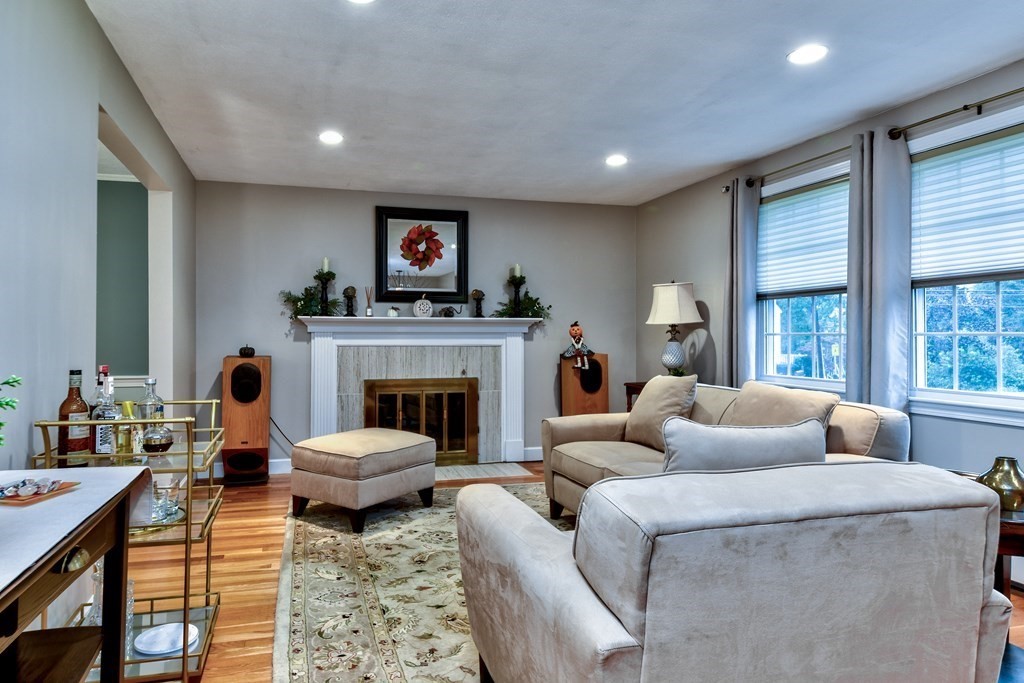52 Jodie Road Framingham, MA 01702 - Photo 3 of 25 Gallery Image 3