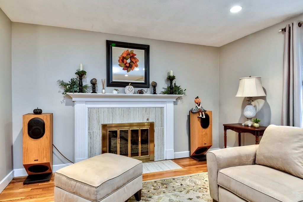 52 Jodie Road Framingham, MA 01702 - Photo 4 of 25 Gallery Image 4