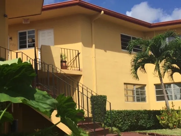 $2,100 | 1715 Northeast Miami Gardens Drive, Unit 129, Miami, FL 33179