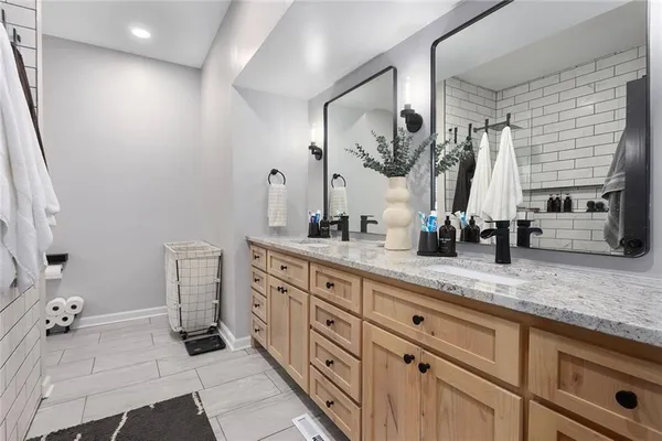 $839,000 | 318 Heady Avenue, Kansas City, MO 64163