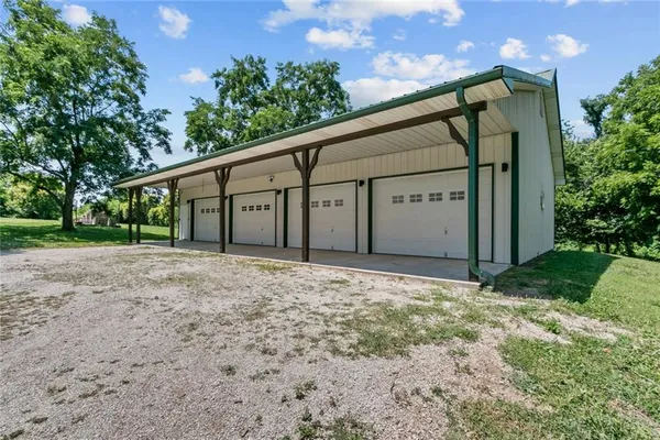 $839,000 | 318 Heady Avenue, Kansas City, MO 64163