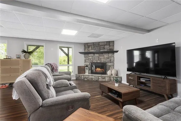 $839,000 | 318 Heady Avenue, Kansas City, MO 64163