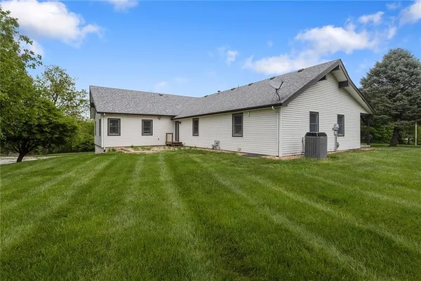 $839,000 | 318 Heady Avenue, Kansas City, MO 64163
