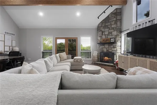 $839,000 | 318 Heady Avenue, Kansas City, MO 64163