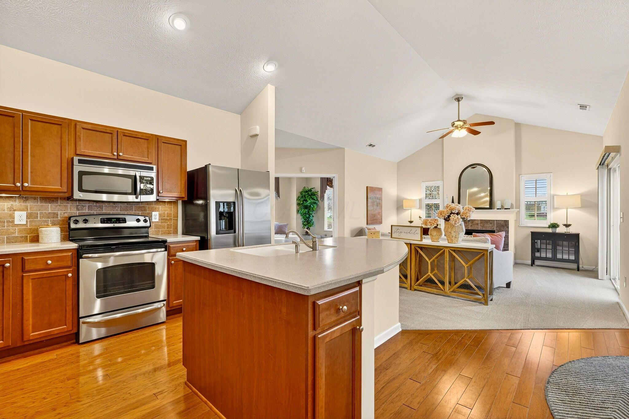 6931 Rothwell Street New Albany, OH 43054 - Photo 17 of 58 Hardwood flooring