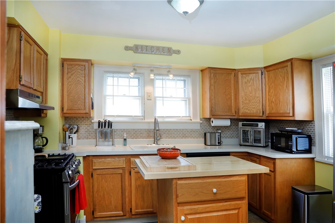251 Brockley Road Irondequoit, NY 14609 - Photo 12 of 49