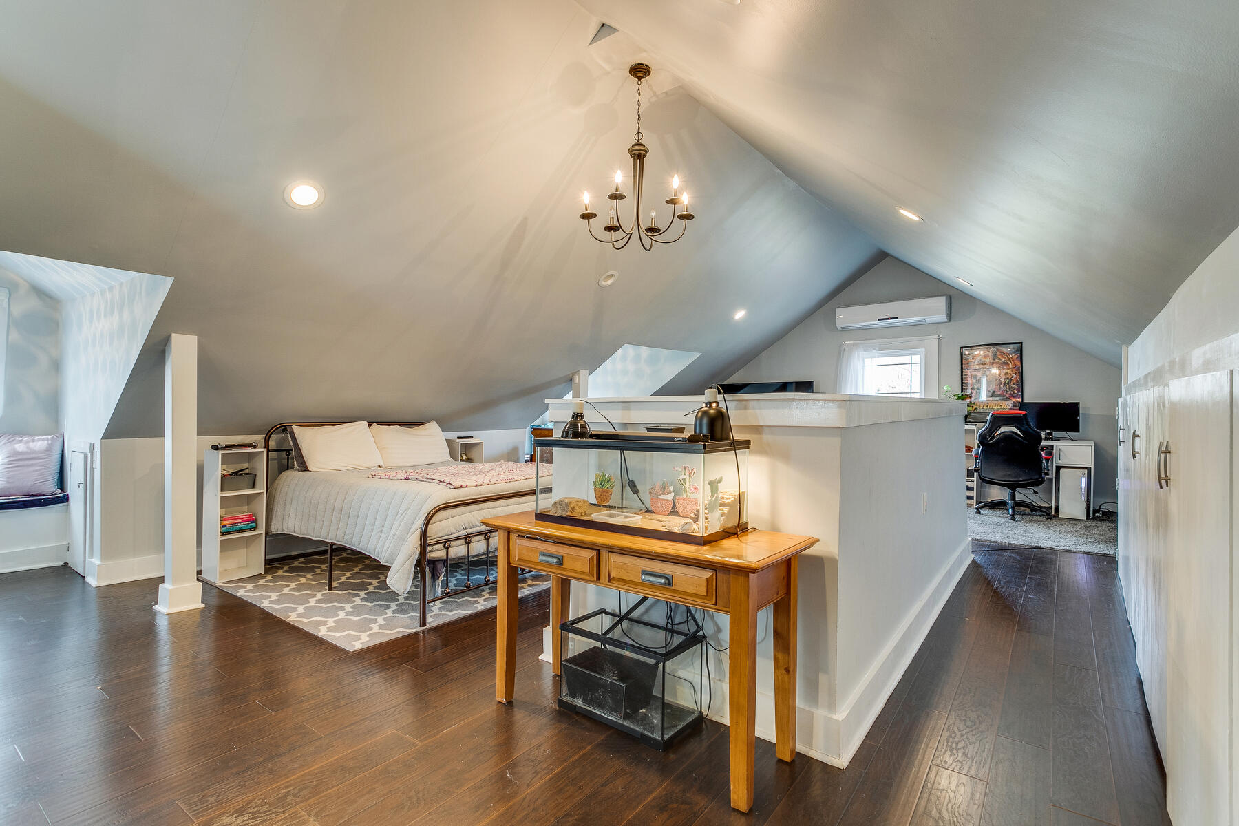 1803 Gap Creek Road Elizabethton, TN 37643 - Photo 22 of 24 Master Suite