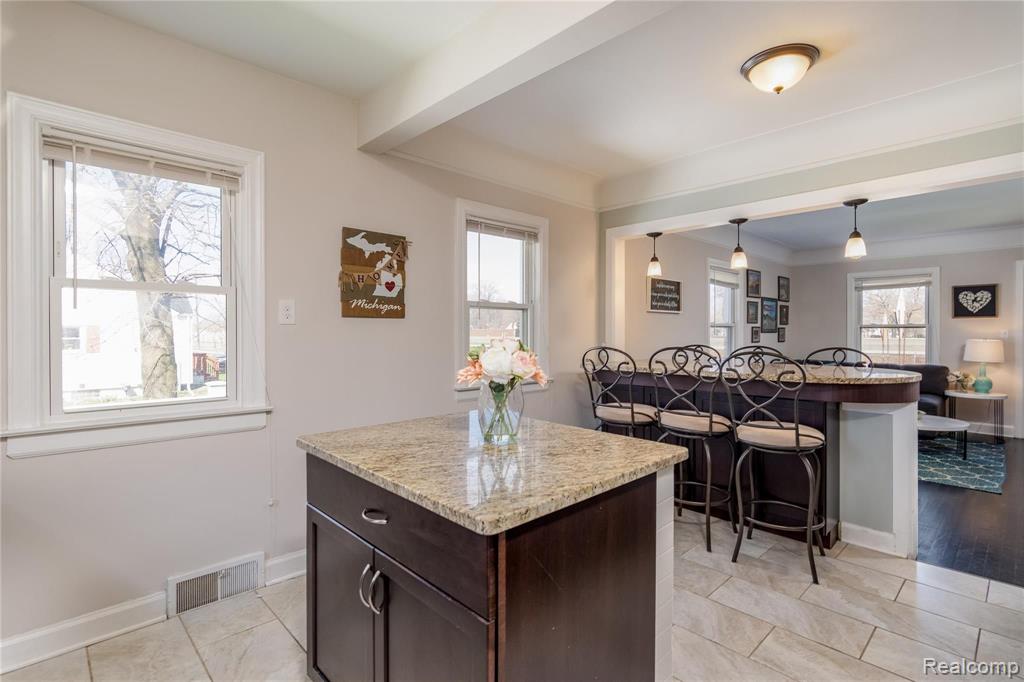 1402 East 10 Mile Road Ferndale, MI 48220 - Photo 11 of 24