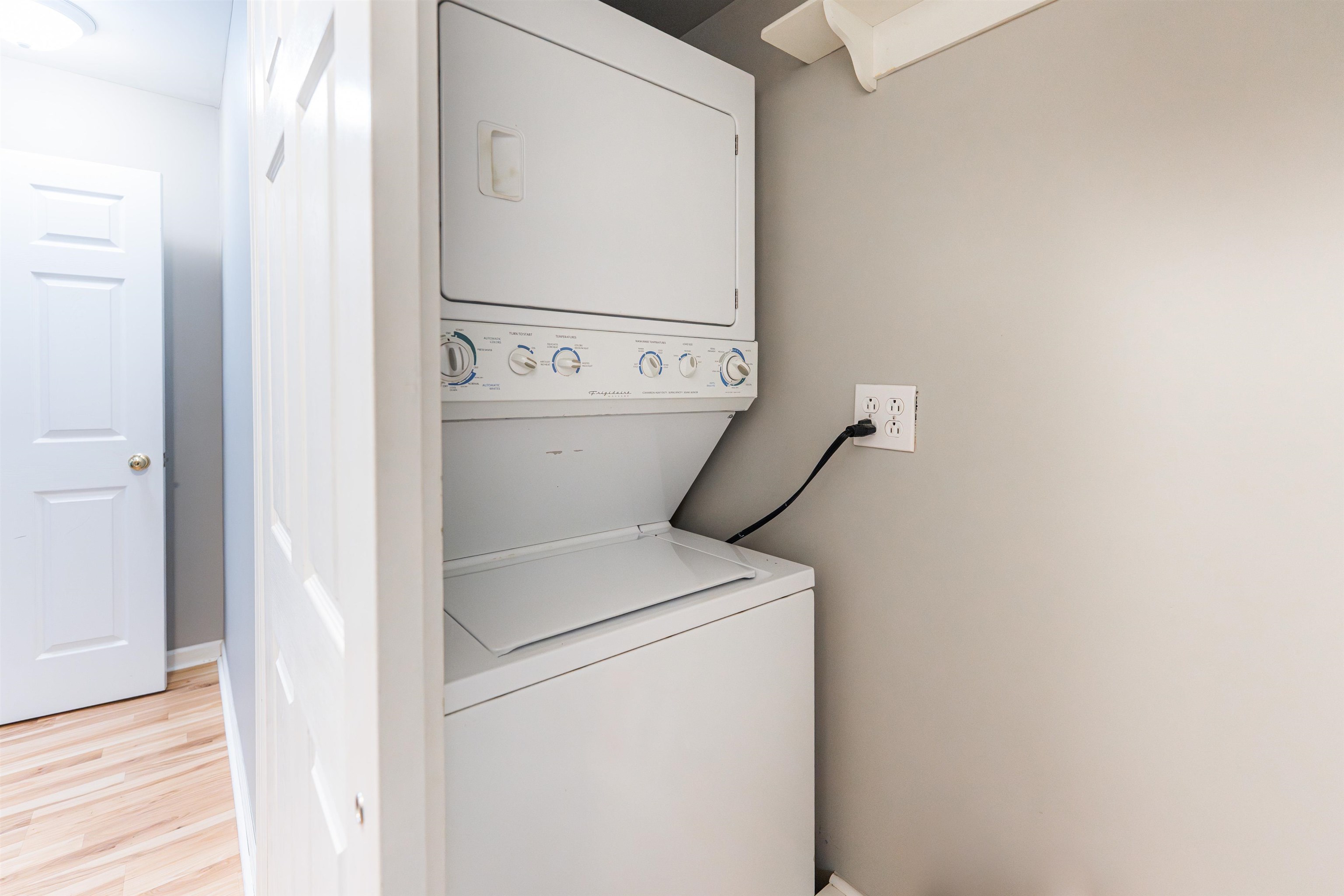 703 Rock Court Dixon, IL 61021 - Photo 25 of 42 a utility room with dryer and washer