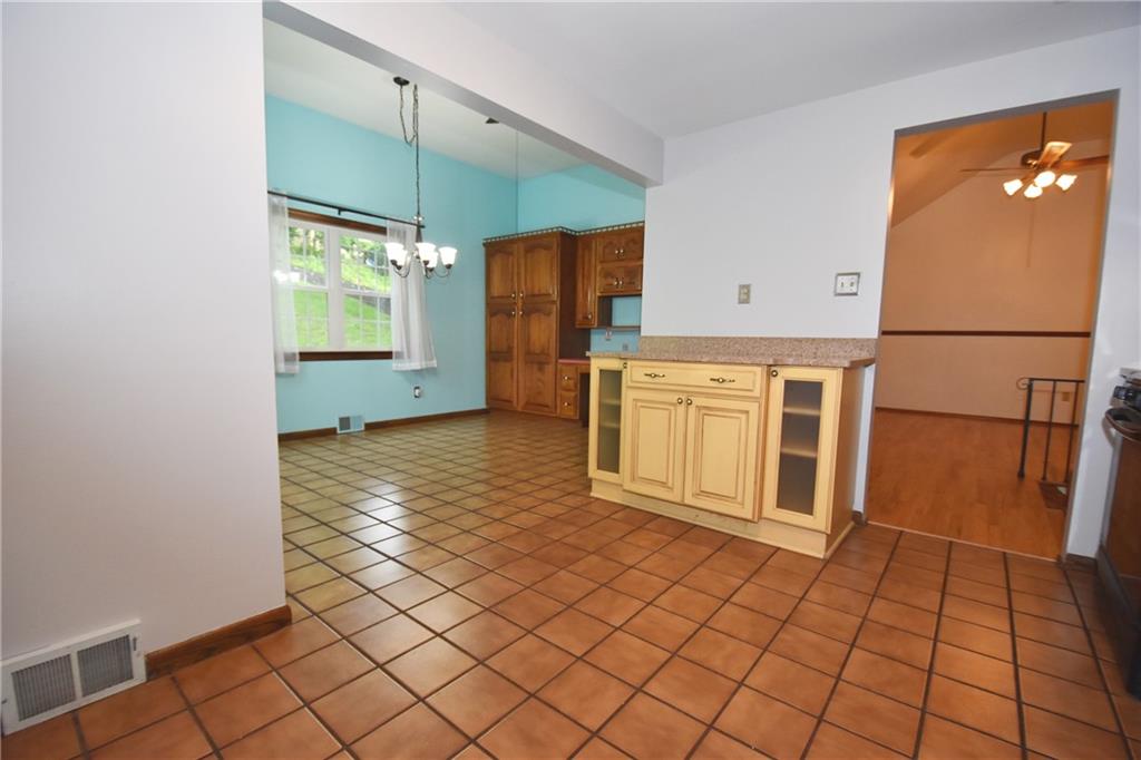 241 Segar Road Pittsburgh, PA 15243 - Photo 8 of 25 Gallery Image 8