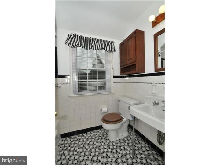 530 Lindley Road Glenside, PA 19038 - Photo 15 of 22 Bathroom