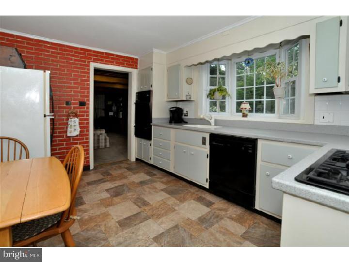530 Lindley Road Glenside, PA 19038 - Photo 6 of 22 Kitchen