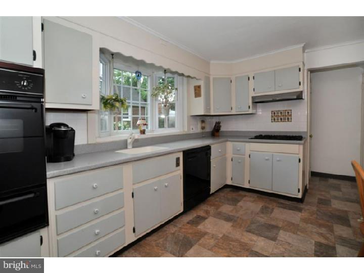 530 Lindley Road Glenside, PA 19038 - Photo 7 of 22 Kitchen