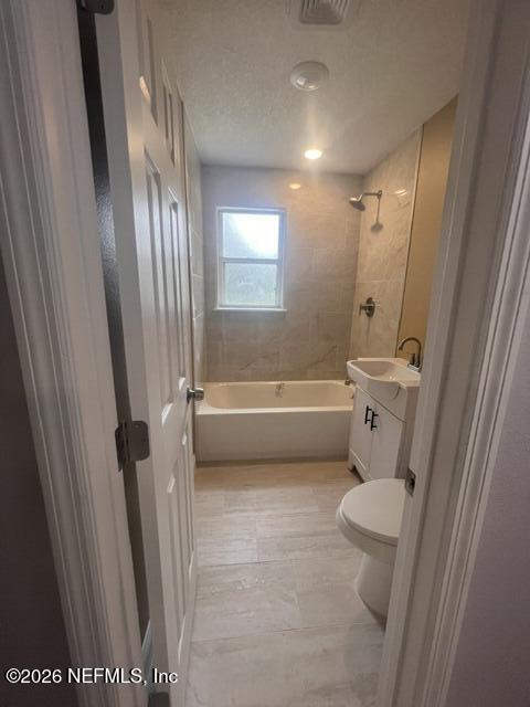 9206 Greenleaf Road Jacksonville, FL 32208 - Photo 11 of 19 Hall Bath