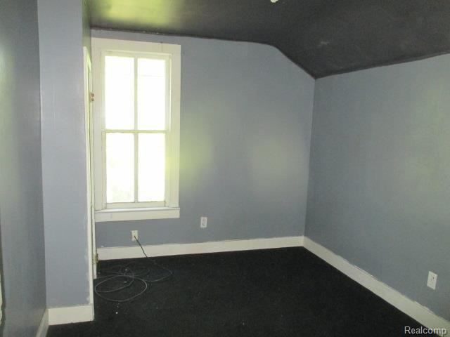 5295 Richfield Road Flint, MI 48506 - Photo 9 of 19 BED 2.jpg