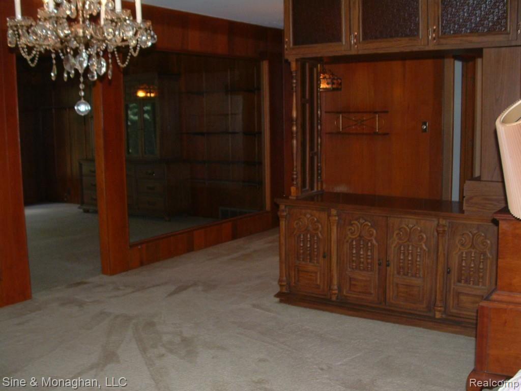 254 Stephens Road Grosse Pointe, MI 48236 - Photo 7 of 22 DSCF0363.jpg
