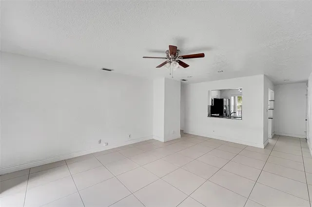 $1,995 | 9182 Northwest 40th Street, Unit 9182, Coral Springs, FL 33065