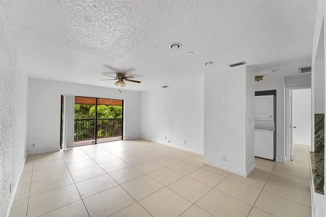 $1,995 | 9182 Northwest 40th Street, Unit 9182, Coral Springs, FL 33065