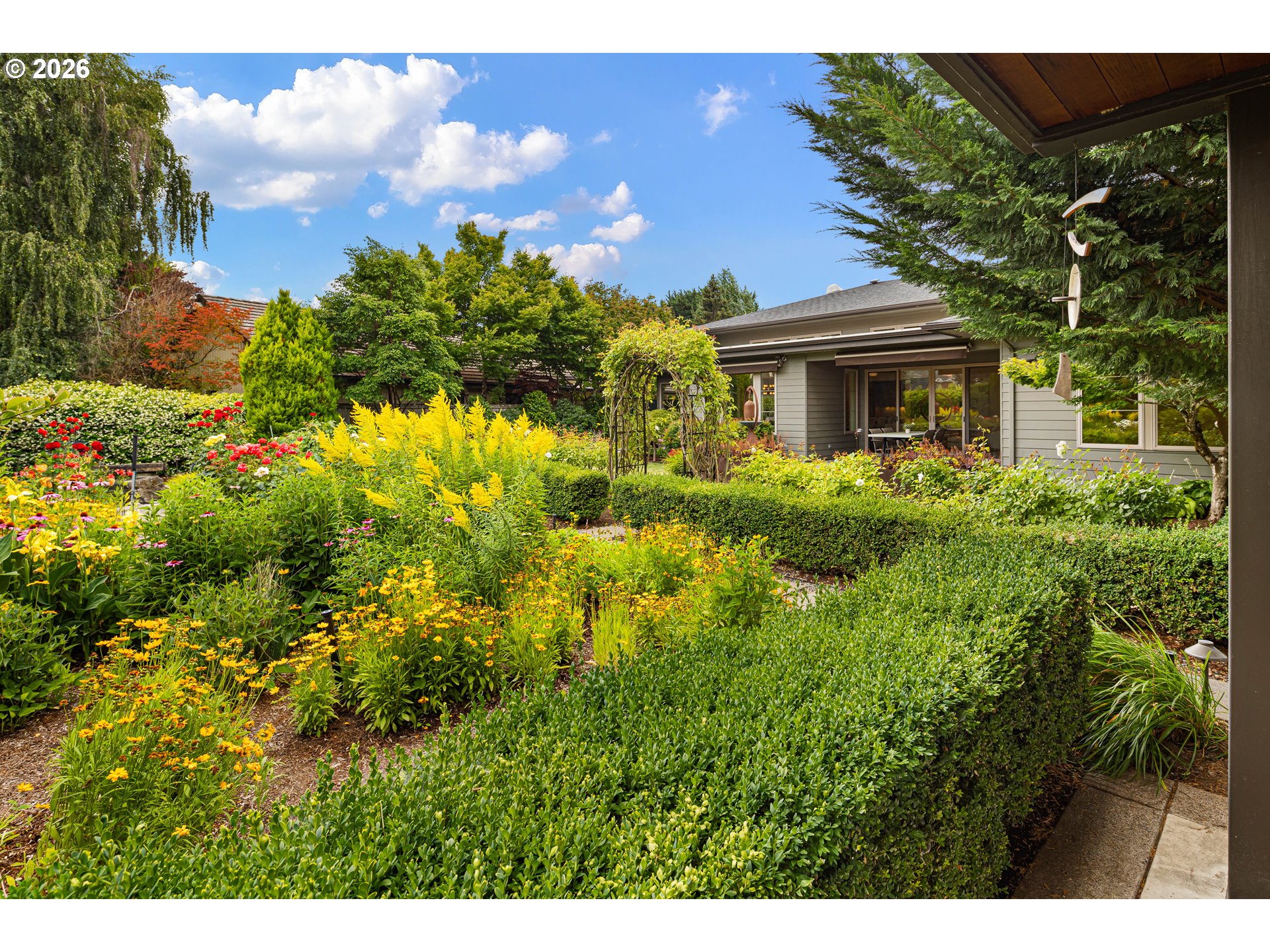 1595 Victorian Way Eugene, OR 97401 - Photo 33 of 48 Garden