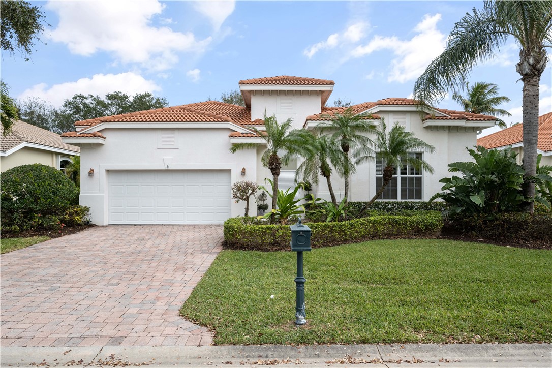 1385 West Island Clb Sq  