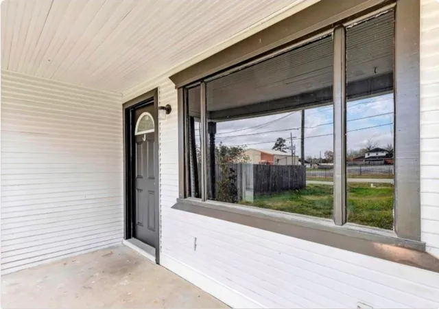 $1,400 | 116 Trahan Street, Ames, TX 77575