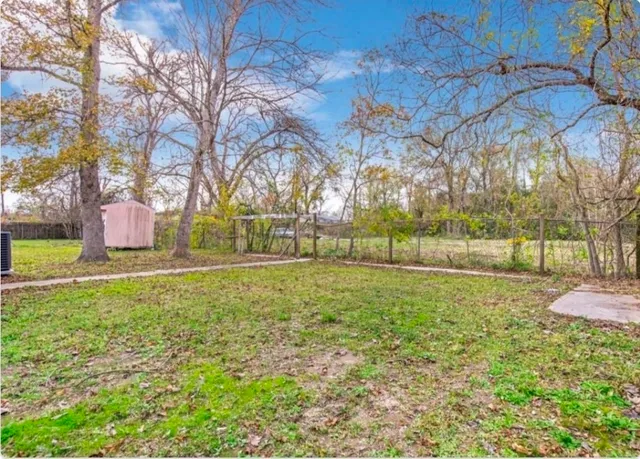 $1,400 | 116 Trahan Street, Ames, TX 77575