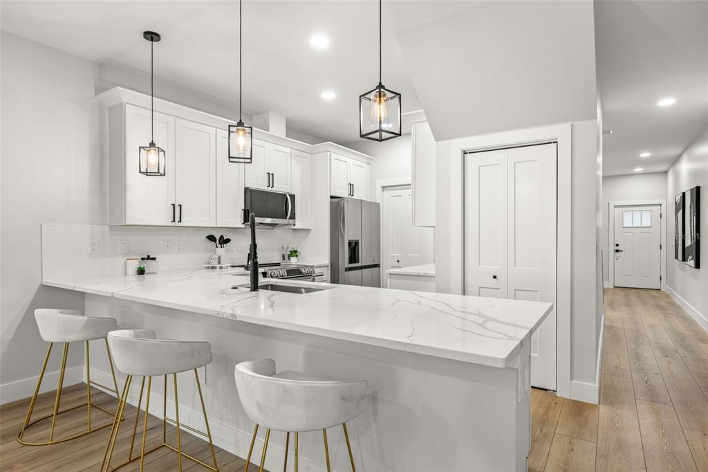 4308 West Gray Street, Unit 6 Tampa, FL 33609 - Photo 5 of 40